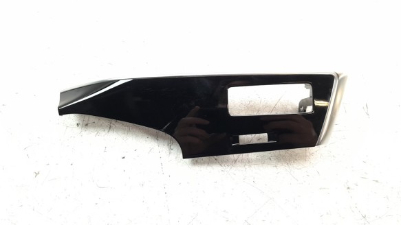 Recambio de moldura para audi q7 4mg 2019- referencia OEM IAM 4M8857237  