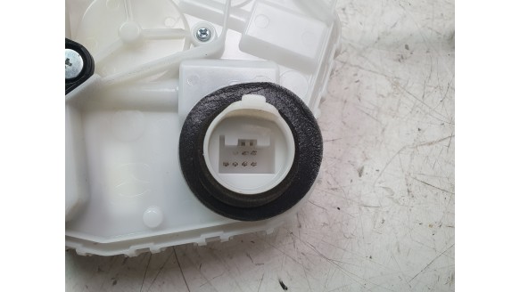 Recambio de cerradura puerta delantera derecha para mazda 3 berlina (bp) 2019- evolution referencia OEM IAM BDMC58310B  