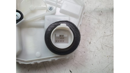 Recambio de cerradura puerta delantera derecha para mazda 3 berlina (bp) 2019- evolution referencia OEM IAM BDMC58310B  