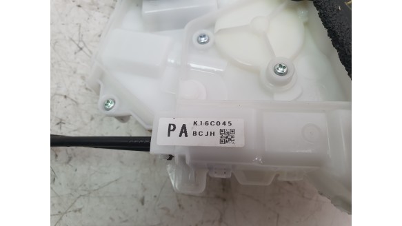 Recambio de cerradura puerta delantera derecha para mazda 3 berlina (bp) 2019- evolution referencia OEM IAM BDMC58310B  