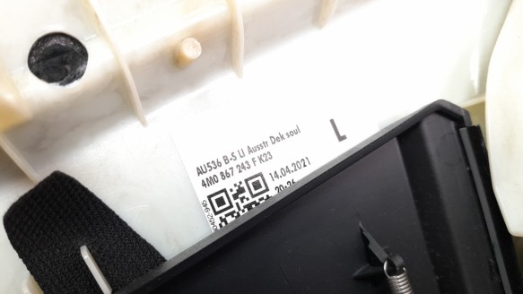 Recambio de moldura para audi q7 4mg 2019- referencia OEM IAM 4M0867243FK23  