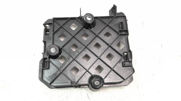 Recambio de moldura para audi q7 4mg 2019- referencia OEM IAM 4M0907650C  