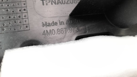 Recambio de guarnecido porton trasero para audi q7 4mg 2019- referencia OEM IAM 4M0867973J  