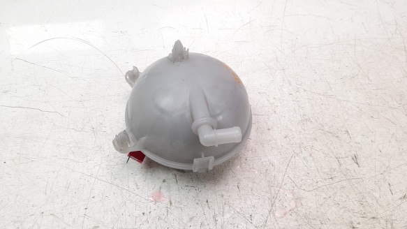 Recambio de deposito expansion para audi q7 4mg 2019- referencia OEM IAM 5Q0121407  