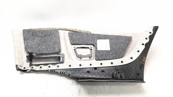 Recambio de moldura para audi q7 4mg 2019- referencia OEM IAM 4M0863879KHCK  