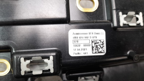 Recambio de rejilla aireadora para audi q7 4mg 2019- referencia OEM IAM 4M8820902D6PS  