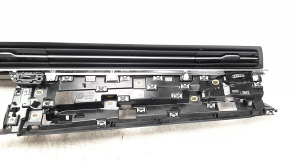 Recambio de rejilla aireadora para audi q7 4mg 2019- referencia OEM IAM 4M8820902D6PS  