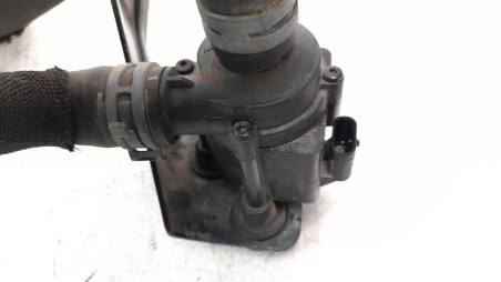 Recambio de bomba agua para audi q7 4mg 2019- referencia OEM IAM 8K0819147A  