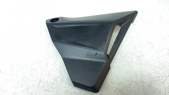 Recambio de moldura para bmw r 1200 r 2015-2019 r 1200 r referencia OEM IAM 46638523156  