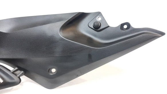 Recambio de moldura para bmw r 1200 r 2015-2019 r 1200 r referencia OEM IAM 46638534273  