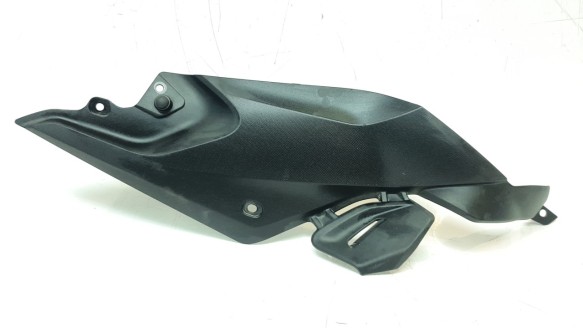 Recambio de moldura para bmw r 1200 r 2015-2019 r 1200 r referencia OEM IAM 46638534274  