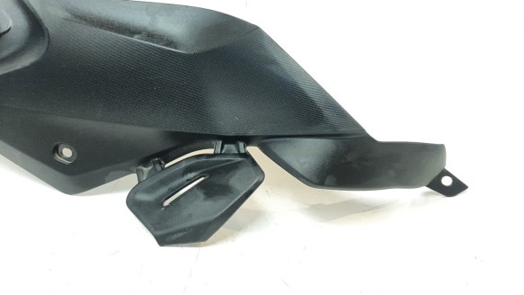 Recambio de moldura para bmw r 1200 r 2015-2019 r 1200 r referencia OEM IAM 46638534274  