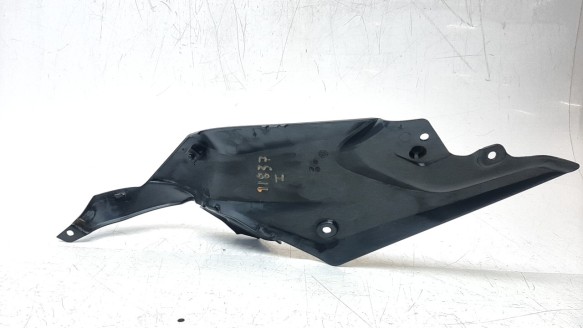 Recambio de moldura para bmw r 1200 r 2015-2019 r 1200 r referencia OEM IAM 46638534274  