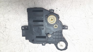 Recambio de motor apertura trampillas climatizador para toyota corolla (e21) 2019- hybrid style referencia OEM IAM 0638009004   2