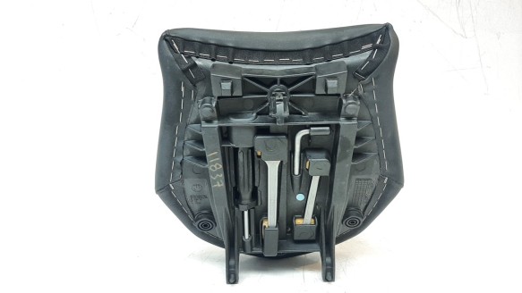 Recambio de asiento trasero para bmw r 1200 r 2015-2019 r 1200 r referencia OEM IAM 52538550756  