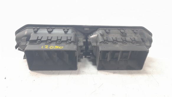 Recambio de aireador central para dacia duster iii 2024- eco-g 100 essential referencia OEM IAM 13048000  