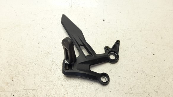 Recambio de estribo lateral para ktm duke - 790 duke l referencia OEM IAM C90703039000C1  
