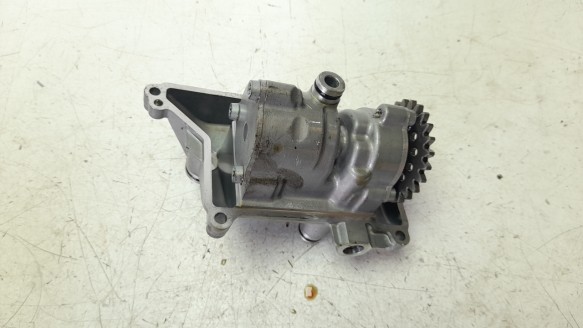 Recambio de bomba aceite para ktm duke - 790 duke l referencia OEM IAM C90038012000  