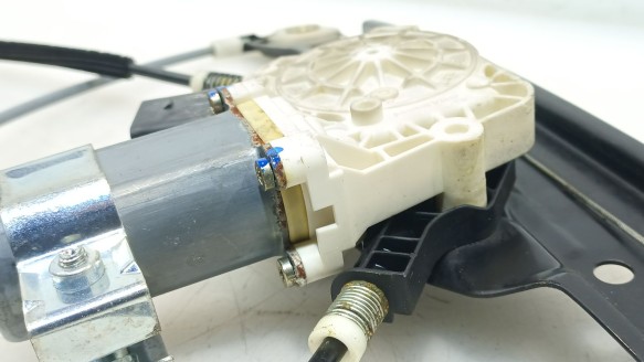 Recambio de elevalunas delantero derecho para bmw 5 (e60) 2001-2010 525 d referencia OEM IAM 51337075668 7075668 