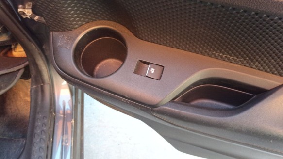 Recambio de mando elevalunas trasero derecho para toyota c-hr 2016- hybrid active referencia OEM IAM 193170 84810F4030 