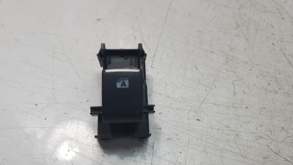 Recambio de mando elevalunas trasero derecho para toyota c-hr 2016- hybrid active referencia OEM IAM 193170 84810F4030 