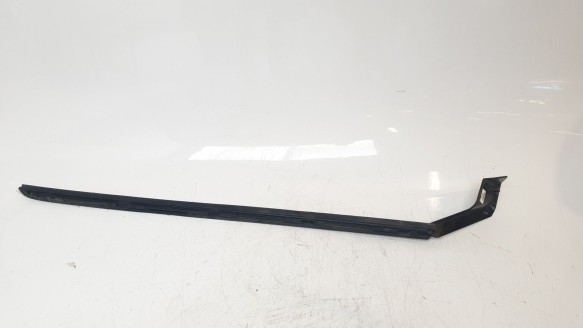 Recambio de moldura para kia niro 2016- referencia OEM IAM 86131AT100  