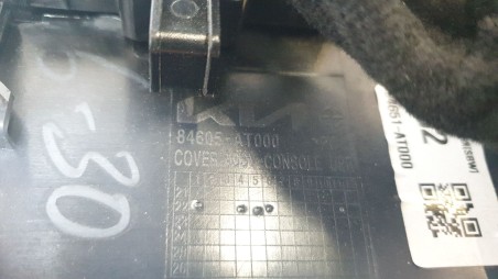 Recambio de moldura para kia niro 2016- referencia OEM IAM 84605AT000  