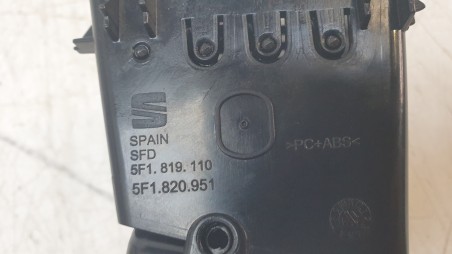 Recambio de asiento para seat leon (5f1) 2012-2021 1.5 tsi referencia OEM IAM 5F1819110  