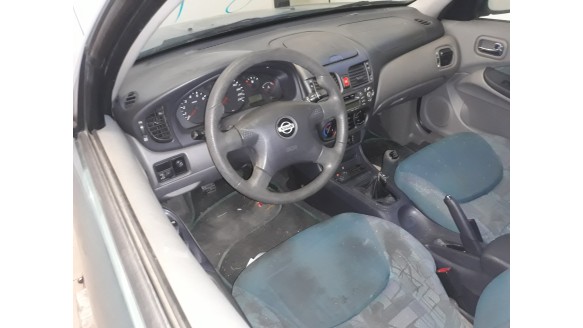 nissan almera (n16/e) 2000-2006 del año 2001