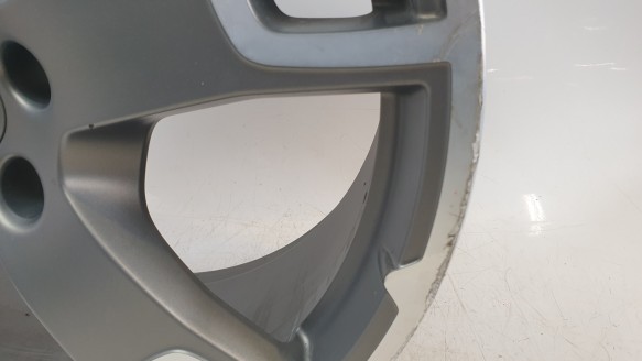 Recambio de llanta para maserati levante suv (m161) 2016- 3.0 d q4 referencia OEM IAM 670044701  