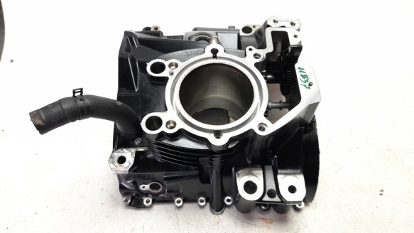 Recambio de carter derecho para bmw r 1200 r 2015-2019 r 1200 r referencia OEM IAM 11008554888  