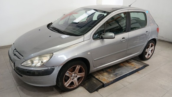 peugeot 307 (3a/c) 2000-2012 del año 2004