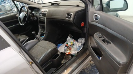 peugeot 307 (3a/c) 2000-2012 del año 2004