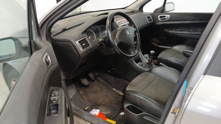 peugeot 307 (3a/c) 2000-2012 del año 2004