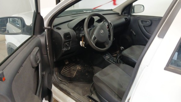opel corsa c (x01) 2000-2009 del año 2002