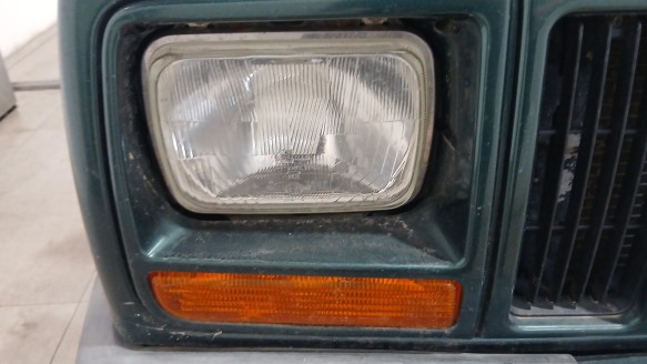 Recambio de faro derecho para jeep cherokee (xj) 1983-2001 2.5 td 4x4 referencia OEM IAM 55055298AE 55055298AE 