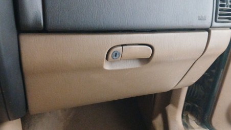 Recambio de guantera para jeep cherokee (xj) 1983-2001 2.5 td 4x4 referencia OEM IAM 5EB70RK5 5EB70RK5 