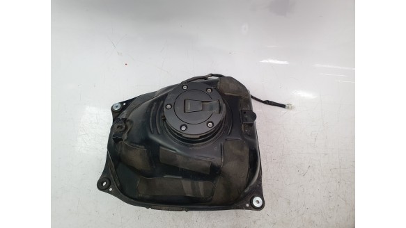 Recambio de deposito combustible para yamaha tmax 2019- tmax referencia OEM IAM BBW241100000  