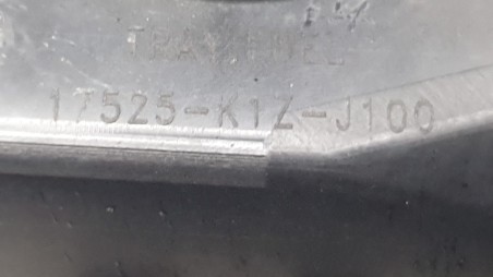 Recambio de moldura para honda pcx 125 2020- referencia OEM IAM 17525K1ZJ10  