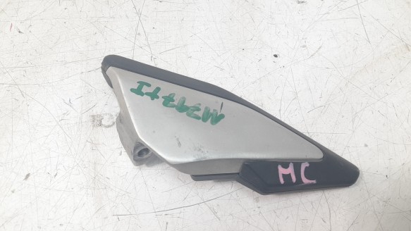 Recambio de estribera izquierda para honda pcx 125 2020- referencia OEM IAM 50740K1ZJ10  