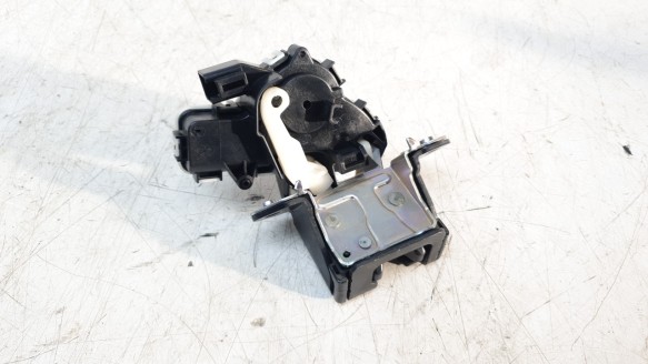 Recambio de cerradura maletero / porton para mazda 3 berlina (bp) 2019- evolution referencia OEM IAM BDMT62310  