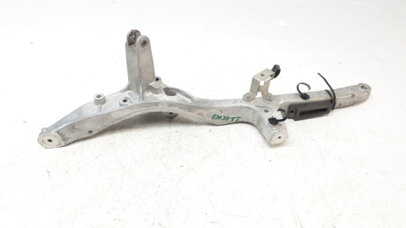 Recambio de subchasis trasero para yamaha tmax 2019- tmax referencia OEM IAM BBW211950000  