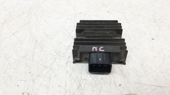Recambio de regulador de corriente para yamaha tmax 2019- tmax referencia OEM IAM 5VX81960000  