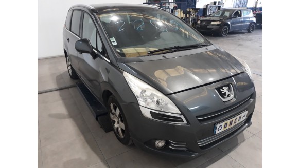 peugeot 5008 2009-2017 del año 2013