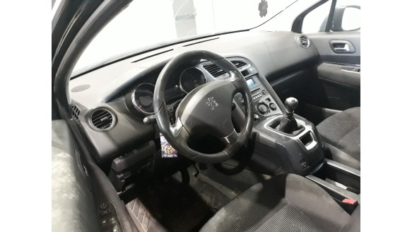 peugeot 5008 2009-2017 del año 2013