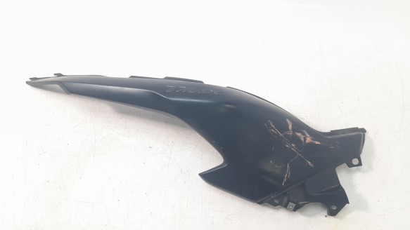 Recambio de moldura para yamaha tmax 2019- tmax referencia OEM IAM BBW2172100P4  