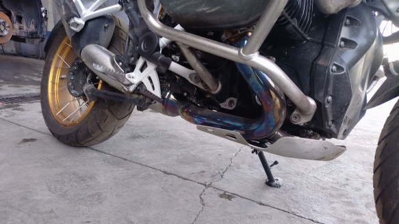 Recambio de colector escape para bmw r 1250 - r 1250 gs referencia OEM IAM 18519829767  