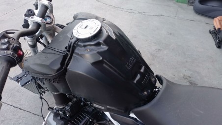 Recambio de deposito combustible para bmw r 1250 - r 1250 gs referencia OEM IAM 16118529311  