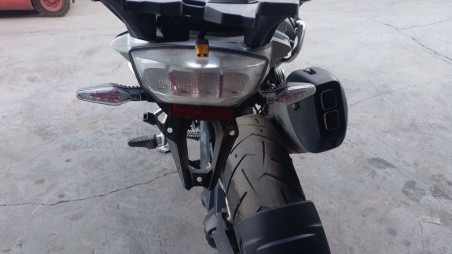 Recambio de piloto trasero central para bmw r 1250 - r 1250 gs referencia OEM IAM 63218525604  