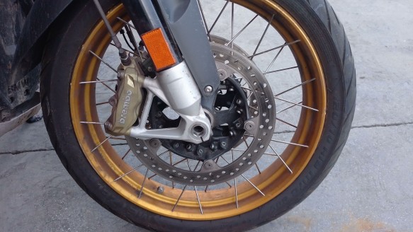 Recambio de disco de freno delantero derecho para bmw r 1250 - r 1250 gs referencia OEM IAM 34118526566  